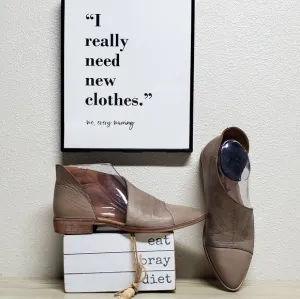 Free People Stylish Two-Tone Ankle Boots Size 37