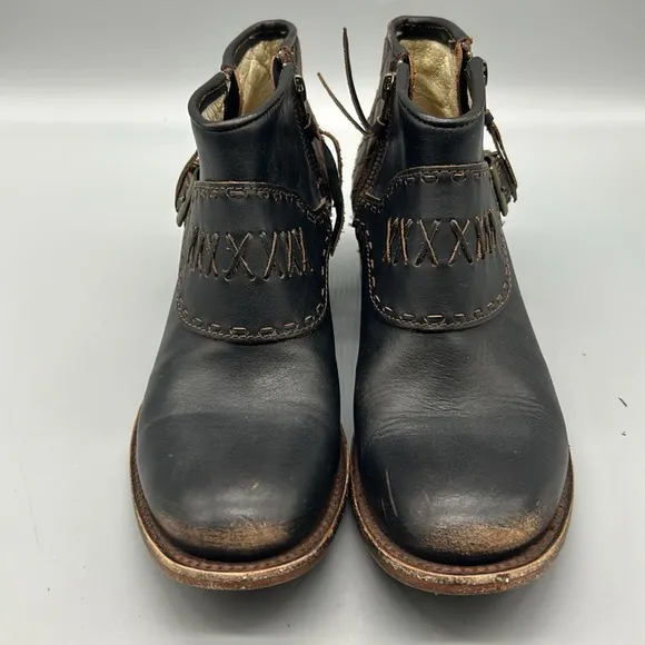 Freebird by Steven Grand Buckle Strap Ankle Booties sz|9