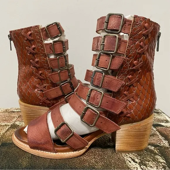 Freebird Rust Country Sandals Size 8