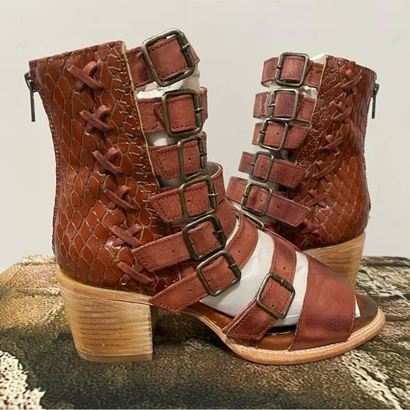 Freebird Rust Country Sandals Size 8