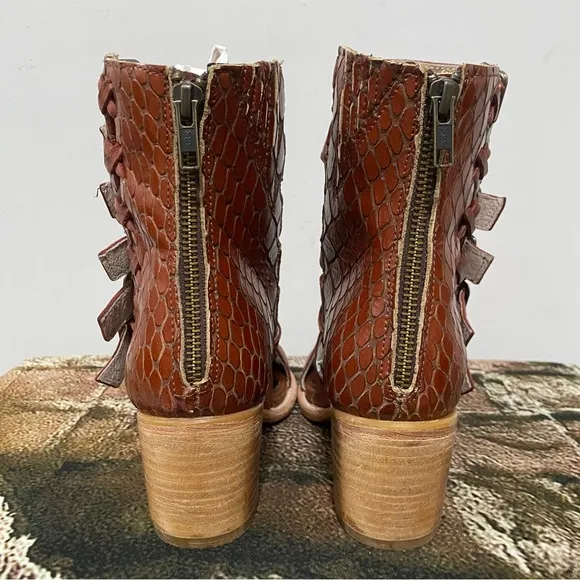 Freebird Rust Country Sandals Size 8