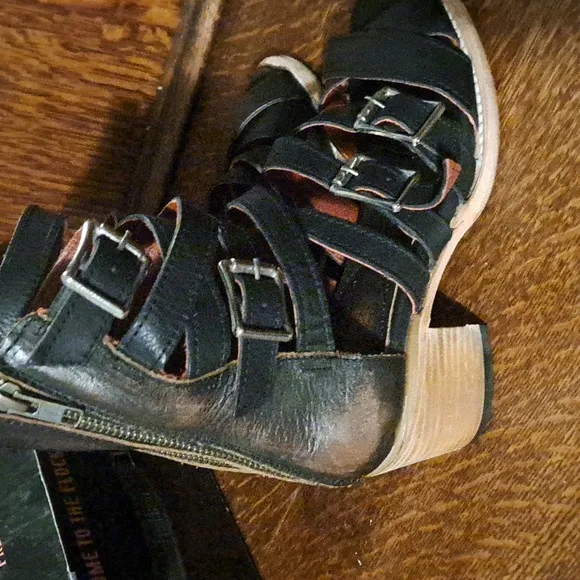 Freebird sandals