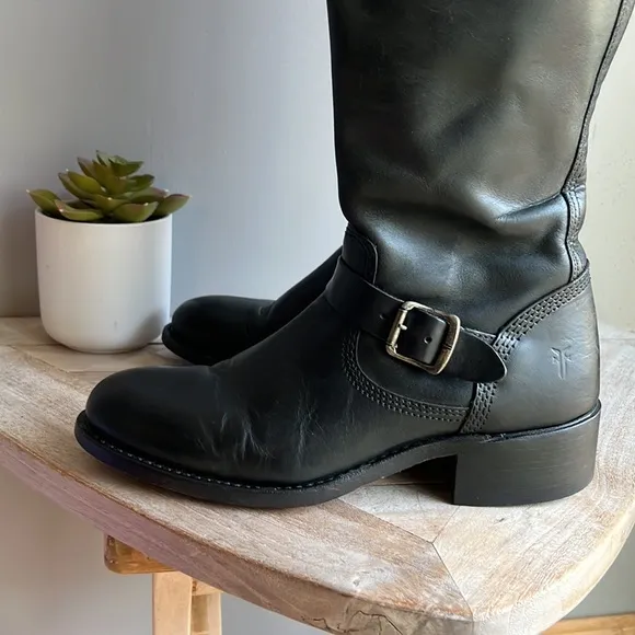 Fry tall black boots size 7.5 like new