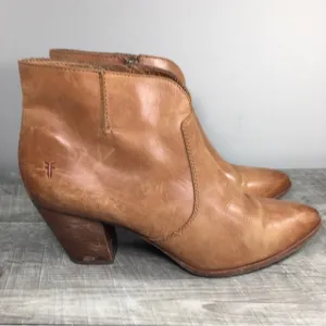 FRYE 71345 Jennifer Cognac Side Zip Stacked Womens Leather Bootie Boots Size 9.5