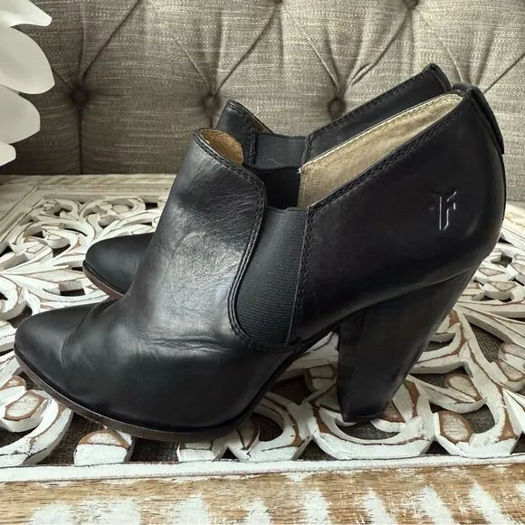 Frye Black Leather Ankle Boots Heels Women’s 9