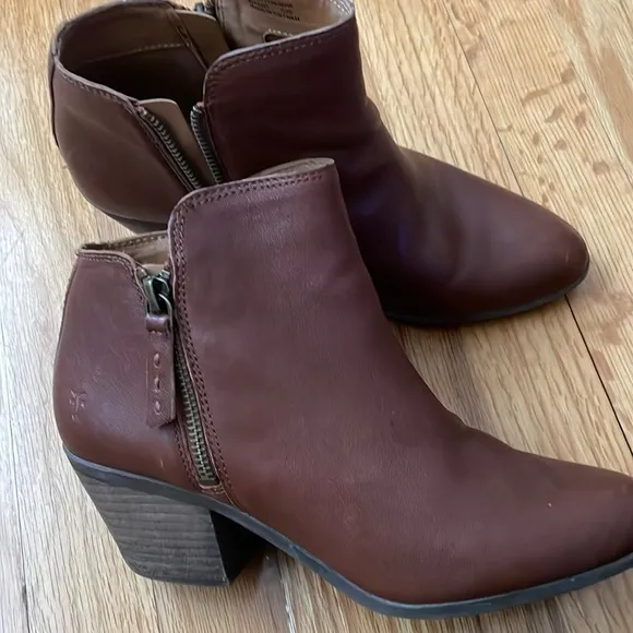 Frye Brown Leather Judith Zip Ankle Boots 7