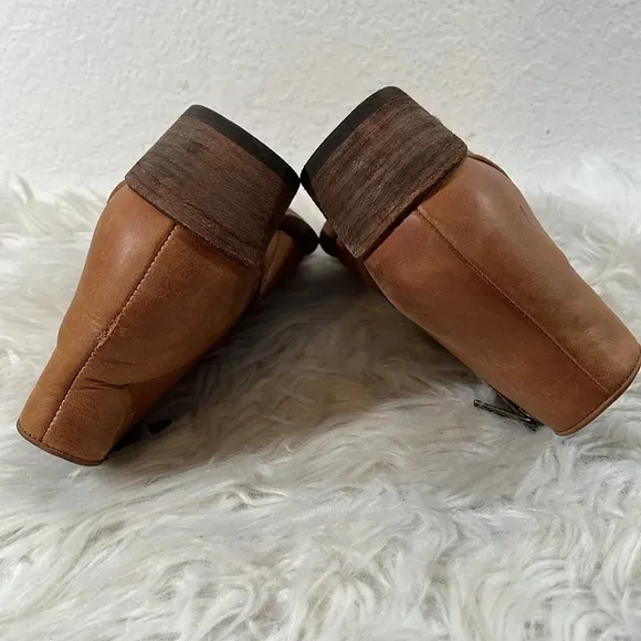 Frye Carson Piping Cognac DISTRESSED LEATHER Ankle Bootie Heel Side Zip Size 7.5