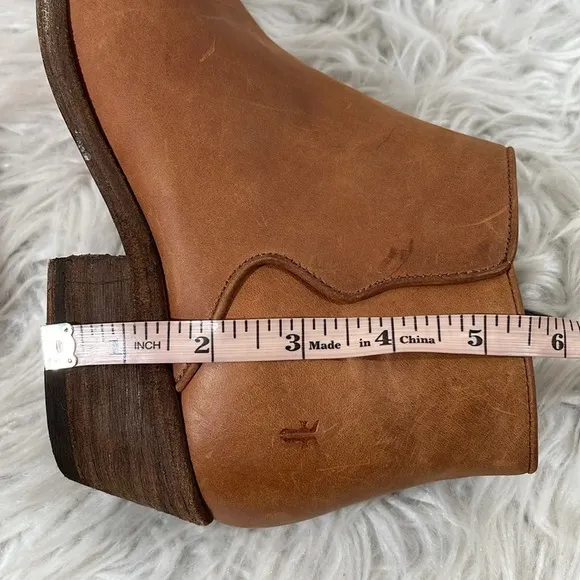 Frye Carson Piping Cognac DISTRESSED LEATHER Ankle Bootie Heel Side Zip Size 7.5