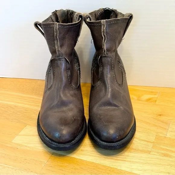 FRYE Heeled Western Ankle Boot 8.5