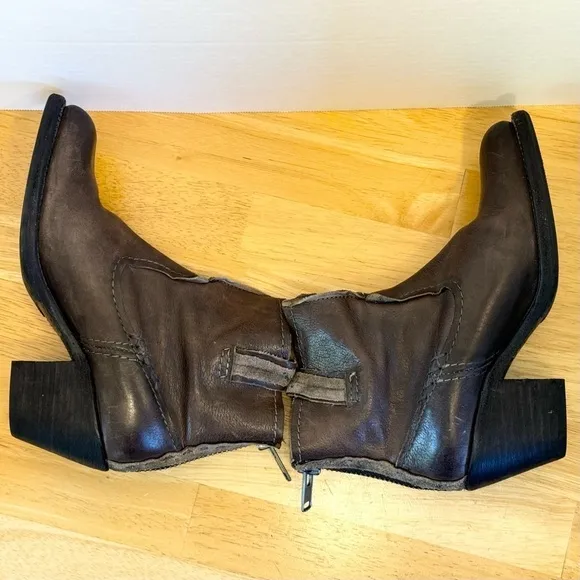 FRYE Heeled Western Ankle Boot 8.5
