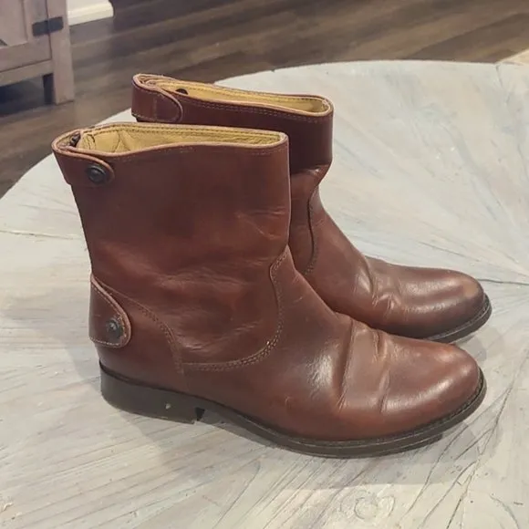 Frye Melissa Button Back Ankle Boots - Size 5.5