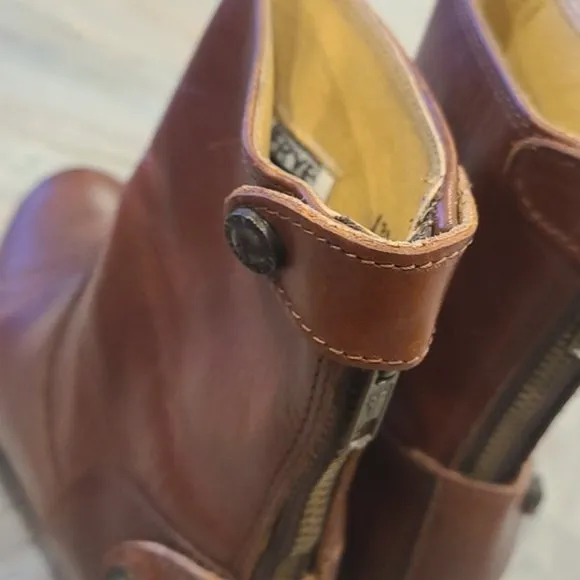 Frye Melissa Button Back Ankle Boots - Size 5.5