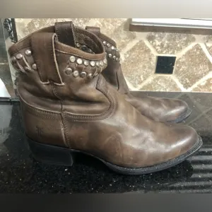 Frye Studded Ankle Boots Sz 8.5