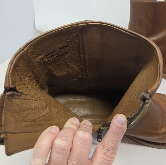 Frye Veronica Carmel Brown Distressed Leather Color Ankle Boots Sz 8B Casual