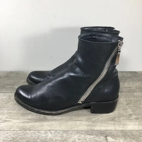 FRYE Women's 78050 Demi Zip Black Leather Moto Bootie Ankle Riding Boots Size 9