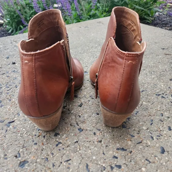 FRYE  Women’s Leather Cognac Brown Judith Double Zip Casual Ankle Booties