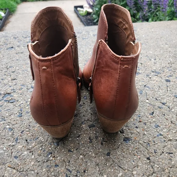 FRYE  Women’s Leather Cognac Brown Judith Double Zip Casual Ankle Booties