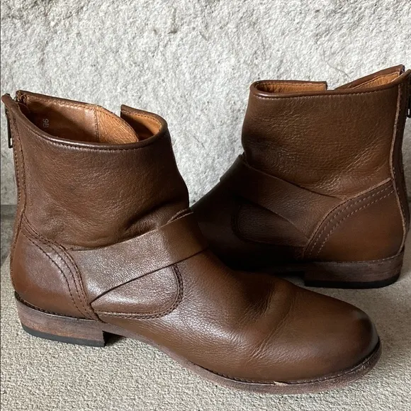 FRYE Women's Tyler Engineer Ankle Boots Cognac Leather Size 9B