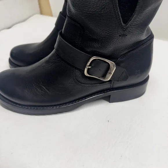 FRYE Women’s Veronica flex bootie’s Black Leather Ankle Boots with Buckle Sz 8B