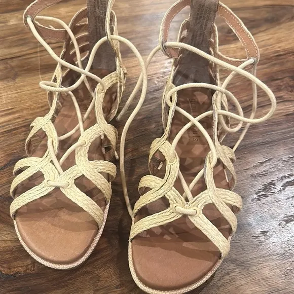 Gentle Souls Break My Heart 3 Caged Gladiator Sandals in Natural Raffia 8 1/2