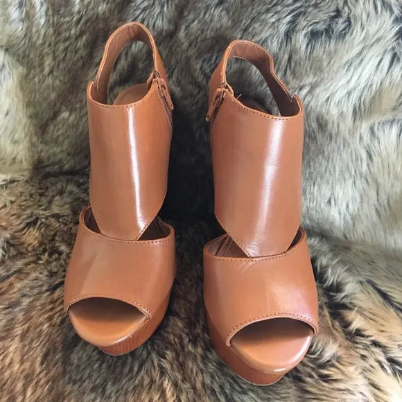 Gianni Bini Brown Platform Shoes