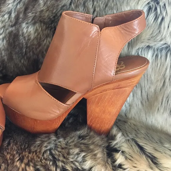Gianni Bini Brown Platform Shoes