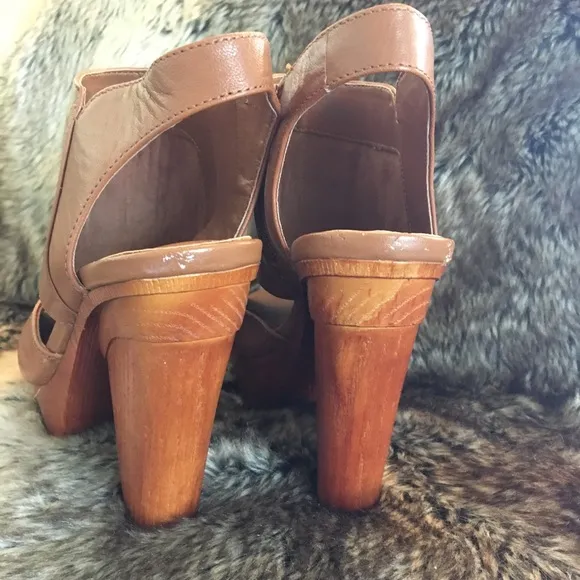 Gianni Bini Brown Platform Shoes