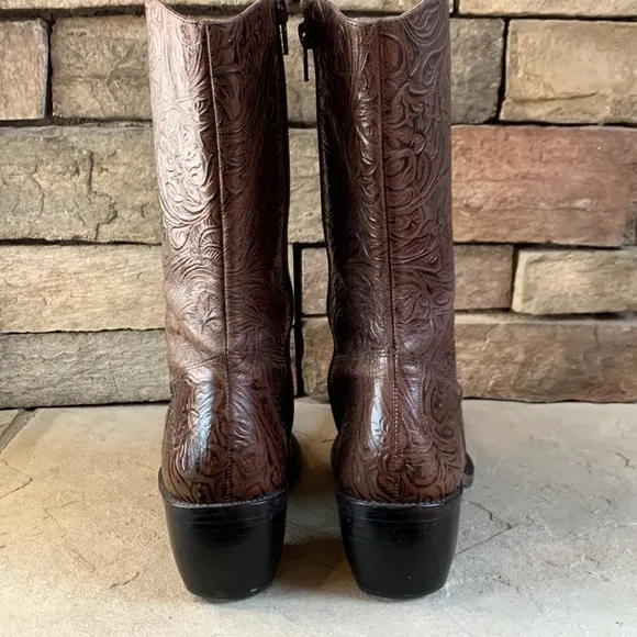 Gianni Bini size 7 tooled leather pointed toe side zip boots