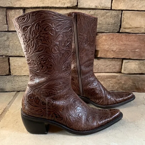 Gianni Bini size 7 tooled leather pointed toe side zip boots
