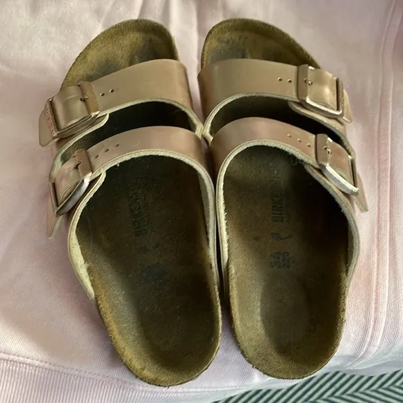 Girls Rose Gold Birkenstocks