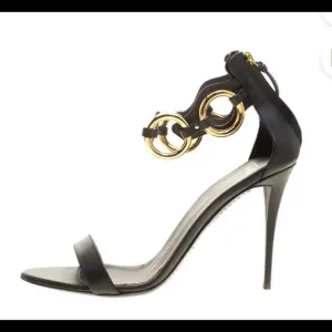 Giuseppe Zanotti ring detail open toes sandals 👡