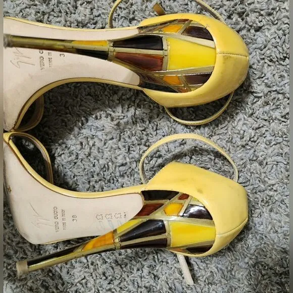 Giuseppe Zanotti Vernice Sandals Size 38