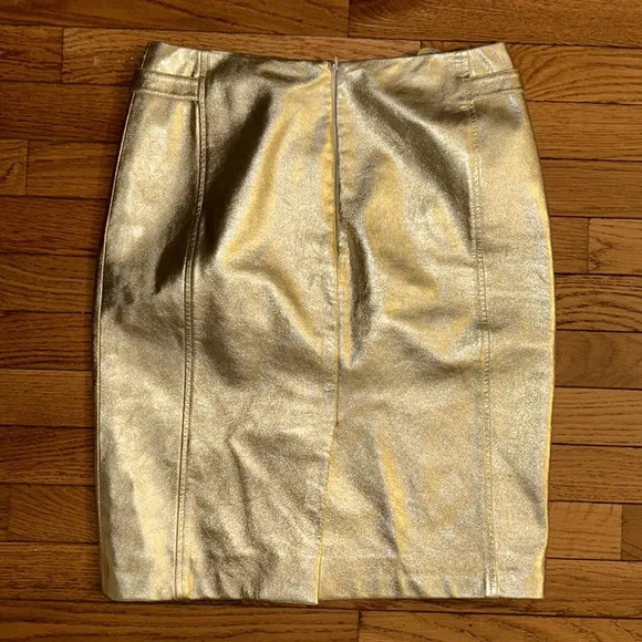 Gorgeous, sz 4-6 faux GOLD leather back zip knee length skirt fully lined
