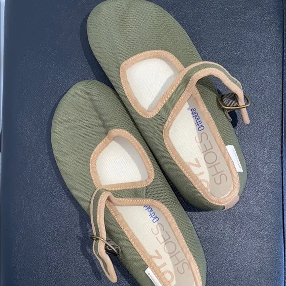 Green and Tan Loafers Comfortable Flats Shoes