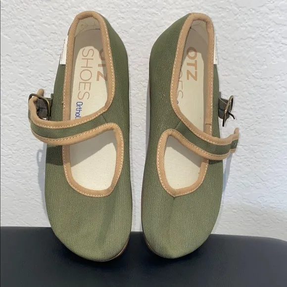 Green and Tan Loafers Comfortable Flats Shoes