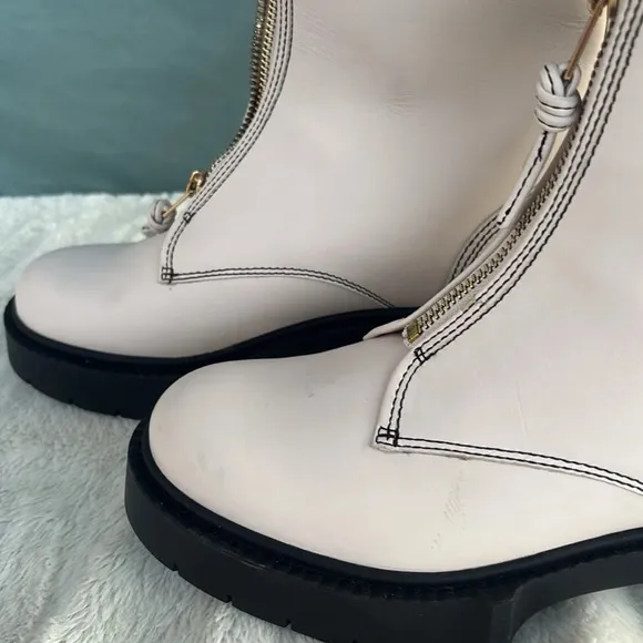 GUC Coach Womens Liza Leather Boots. Size 7.5 Color Chalk.