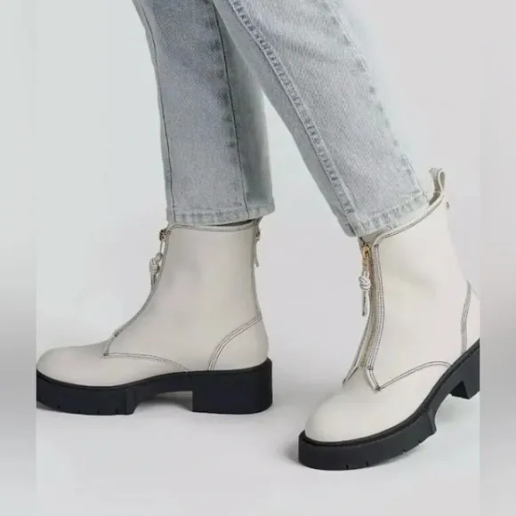 GUC Coach Womens Liza Leather Boots. Size 7.5 Color Chalk.