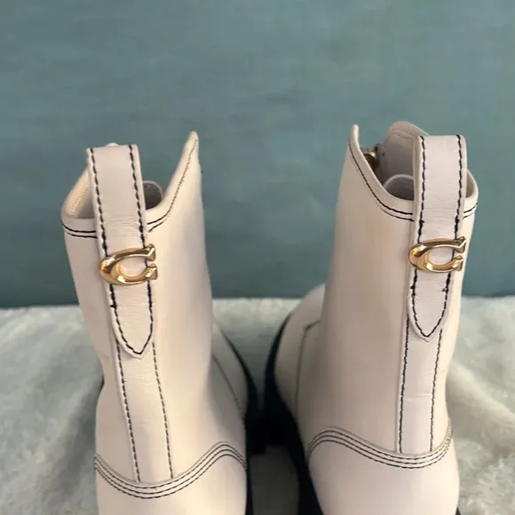 GUC Coach Womens Liza Leather Boots. Size 7.5 Color Chalk.