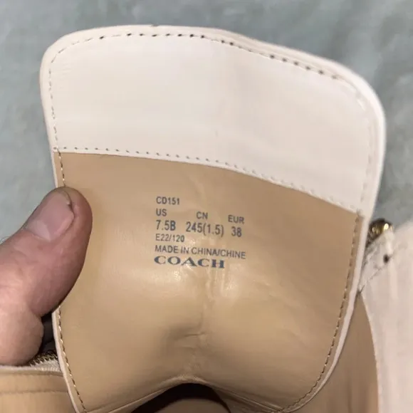 GUC Coach Womens Liza Leather Boots. Size 7.5 Color Chalk.