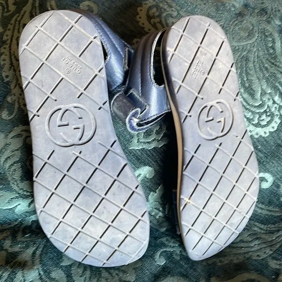 Gucci kids sandals size 31