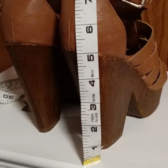 Guess platform sandal tan 8 with a 5&quot; heel