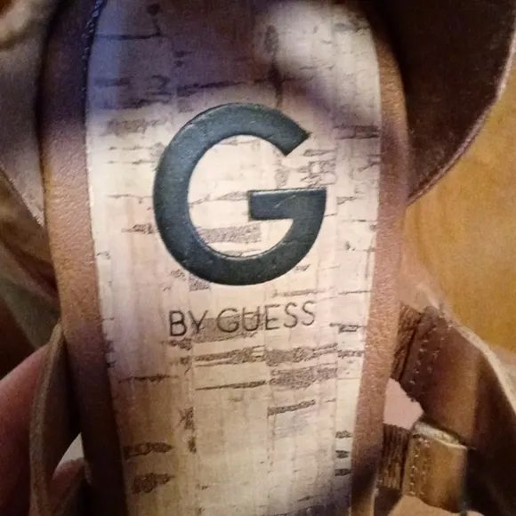Guess platform sandal tan 8 with a 5&quot; heel