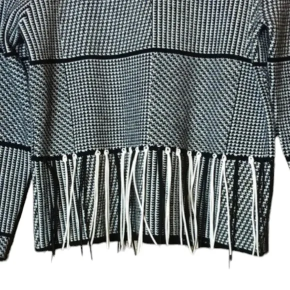 Haute Rogue front fringe western vibe houndstooth sweater mix print M