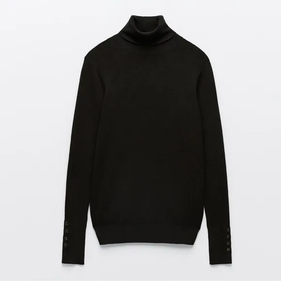 High collar sweater with long sleeves with buttons Size Small