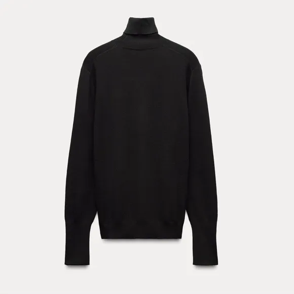 High collar sweater with long sleeves with buttons Size Small