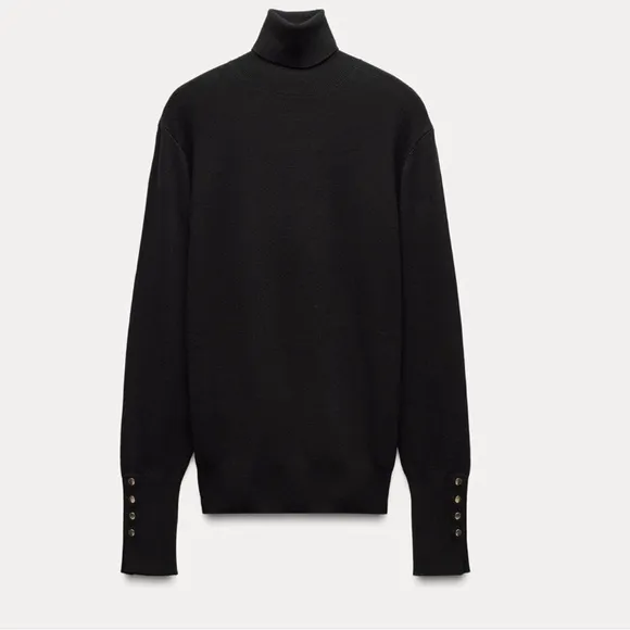 High collar sweater with long sleeves with buttons Size Small