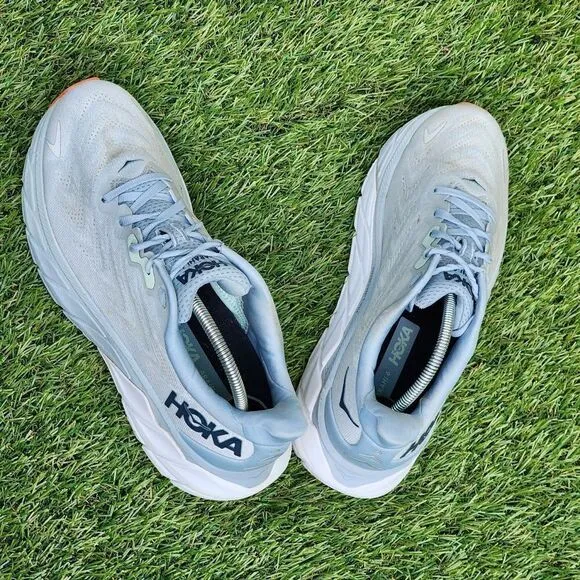 HOKA ARAHI 6 - Womens Athletic Shoes - SIZE 9B