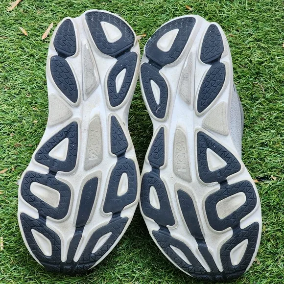 HOKA BONDI 8 - Mens Athletic Shoes - SIZE 9D