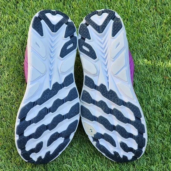 HOKA CLIFTON 8 - Womens Athletic Shoes - SIZE 10.5B ***Look At Pictures***