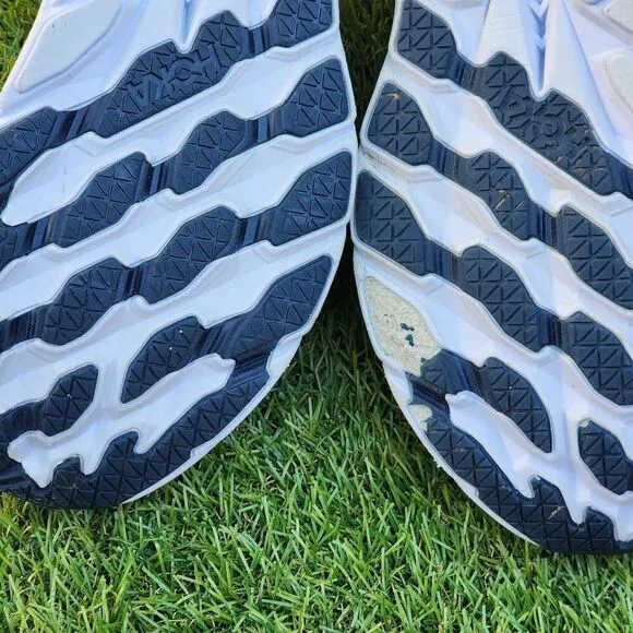 HOKA CLIFTON 8 - Womens Athletic Shoes - SIZE 10.5B ***Look At Pictures***